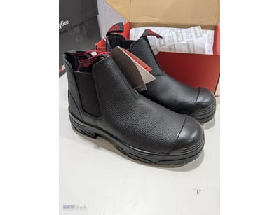 Hard Yakka black leather steel cap work boots, siz...