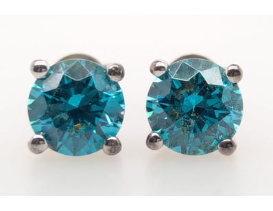 SILVER CZ EARRINGS


583010+134


