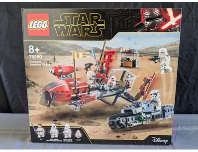 **UNRESERVED** LIFETIME COLLECTION OF LEGO PART... - Lot 144