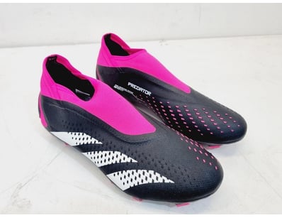 Major Brand Apparel & Footwear Liquidation Even... - Lot 154