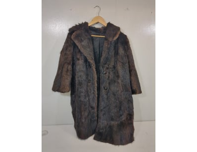 Entire Vintage Clothing Store Liquidation (ON11... - Lot 144