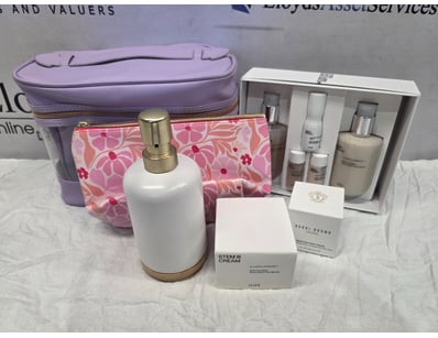 UNRESERVED Airport - Lost Property (A980) - Lot 153