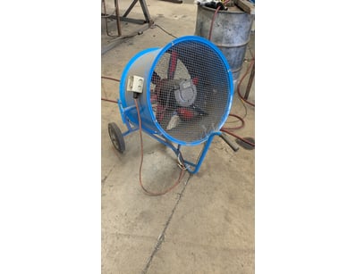 Mostly UNRESERVED POLY TANKs Manufacturer CLOSU... - Lot 270