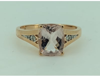 9CT ROSE GOLD RING WITH MORGANITE

Ring Size - R...