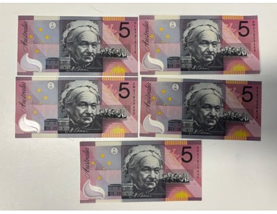 AUSTRALIAN FIVE DOLLAR NOTES, R219 (UNC)

CV: $3...