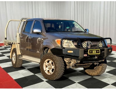 <b>2006 Toyota Hilux SR5 GGN25R - Brown - 410,236k...