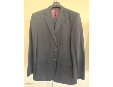 BELGRAVIA 2 PCS MEN SUIT 42R

Material: Polyester ...