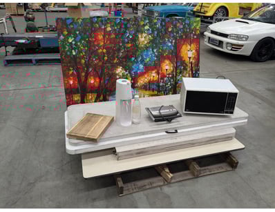 Sporting Gear, Home & Decor (WAA980) - Lot 92