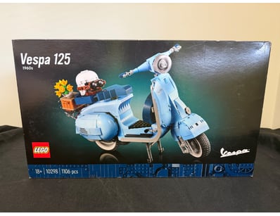 **UNRESERVED** LIFETIME COLLECTION OF LEGO PART... - Lot 655