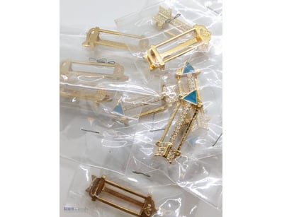 COLLECTION OF GOLD COLOURED ARROW CHARMS

Total: 5...