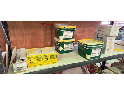 Unused Quick Fit Bolt Solid Plate Fasteners, for b...