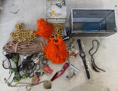 Gadgets, Music & Pastimes (A986) - Lot 154