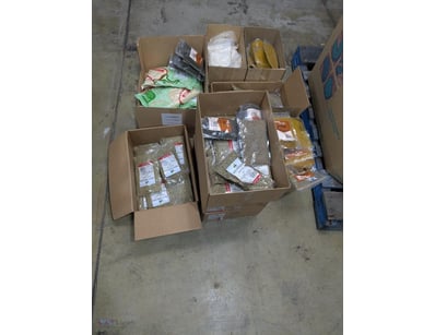Bulk lot of dried herbs and spices comprising mult...