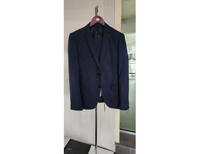 SCUZZATTI 2 PIECE POLY WOLOL MEN SUIT SLIM FIT SIZ...