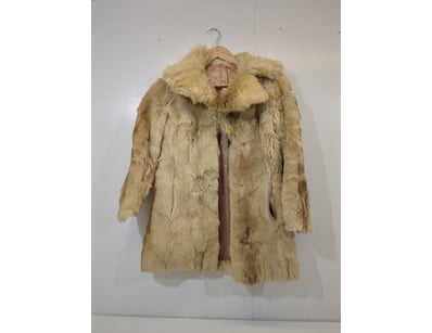 Entire Vintage Clothing Store Liquidation (ON11... - Lot 145