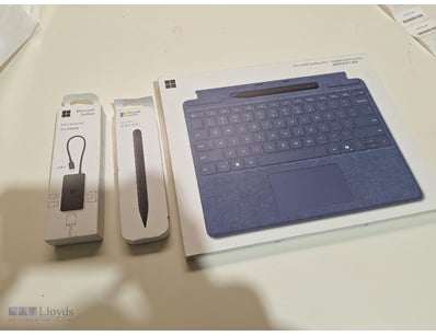1 x Microsoft Surface Pro Keyboard & Slim Pen, New...