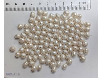 220 CARATS DRILLED FRESHWATER PEARLS     

220 Car...
