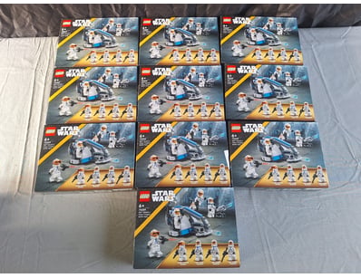 **UNRESERVED** LIFETIME COLLECTION OF LEGO PART... - Lot 359