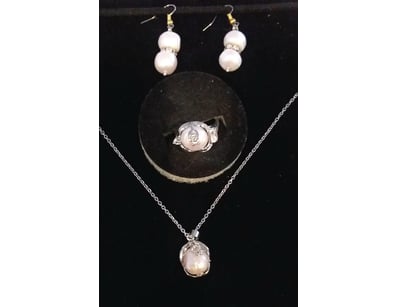 Curios & Collectables (A978) - Lot 518