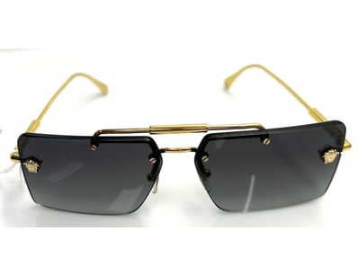 Luxury Pawnbroker Christmas Sale PART 2 (A984) - Lot 352