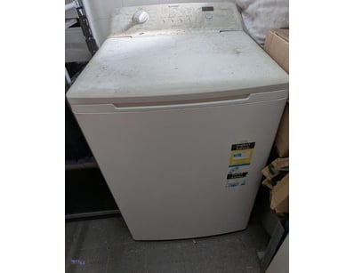 Simpson EZiset 7.5kg top-load washing machine in w...
