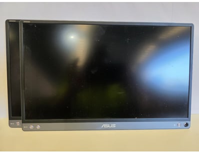 UNRESERVED Airport - Lost Property (A980) - Lot 365