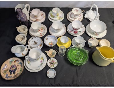 COLLECTION OF HOMEWARE

Includes Brands Such As ...