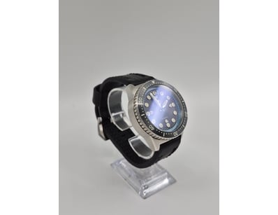 Affordable Watch Market (A993) - Lot 1011