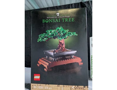 **UNRESERVED** LIFETIME COLLECTION OF LEGO PART... - Lot 259