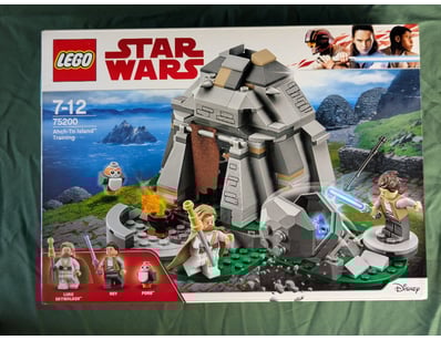 **UNRESERVED** LIFETIME COLLECTION OF LEGO PART... - Lot 216