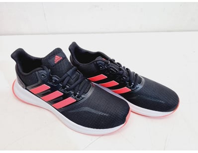 Major Brand Apparel & Footwear Liquidation Even... - Lot 243