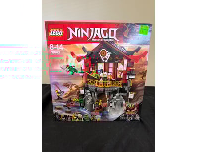 **UNRESERVED** LIFETIME COLLECTION OF LEGO PART... - Lot 604