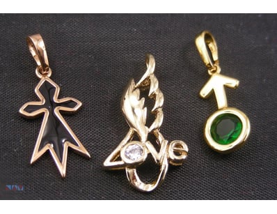 GOLD COLOUR PENDANTS       

 


 

 

Condition: ...
