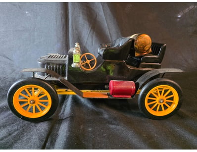 EARLY 20TH CENTURY, TIN PLATE CLOCKWORK AUTOMOBILE...