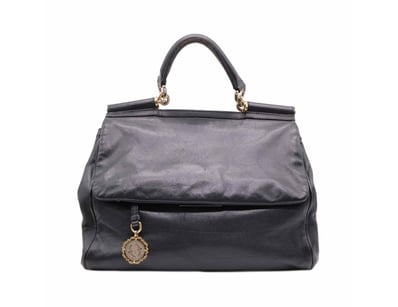 Designer Vault (A985) - Lot 5758