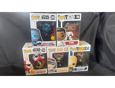 LOT OF 5 FUNKO POP! STAR WARS COLLECTIBLE FIGURES...