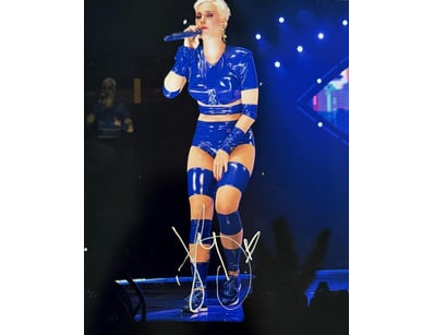 Mancave & Memorabilia (A995) - Lot 660