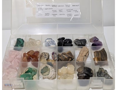 COLLECTION OF GEMSTONE SAMPLES

Including Malachit...