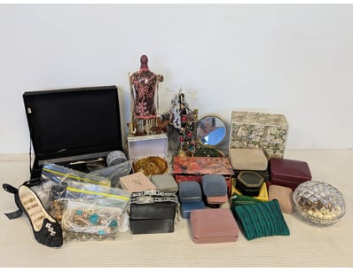 SA Public Trustee Home & Collectables Clearanc... - Lot 4025