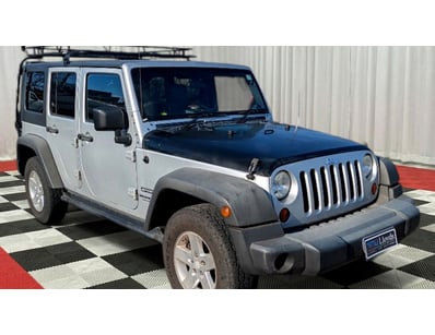 <b>2010 Jeep Wrangler - Silver - 274,543km - 3.8L ...