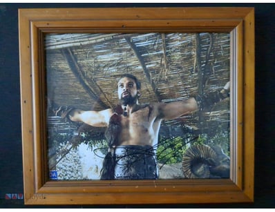 AUTOGRAPHED PHOTOGRAPH OF JASON MOMOA PORTRAYING T...