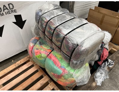 Entire Vintage Clothing Store Liquidation (ON11... - Lot 483