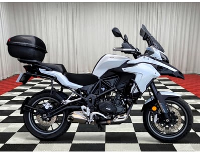 <b>2021 Benelli TRK 502 - White - 21,108km - 500cc...