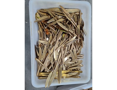 Dinner Knives, Gold Look, Quantity To Tub

Sold As...