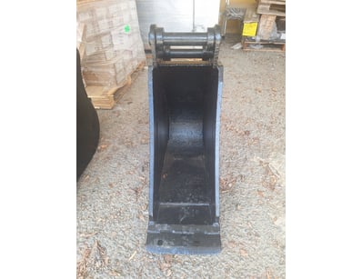 Machinery, Trucks & Attachments - Lot 18