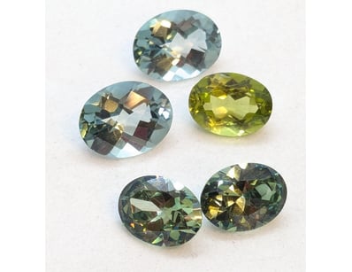 9.8 TCW GREEN TOPAZ GEMSTONES

Condition: Good - R...