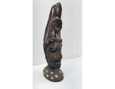 AFRICAN WOODEN CARVED HEAD SCULPTURE (BEAUTY )WITH...