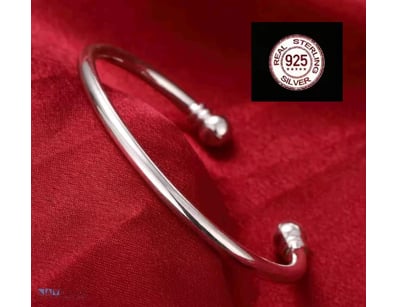 925 SILVER SOLID DESIGN CUFF BANGLE         

Cond...