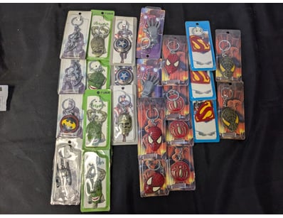 MARVEL AVENGERS CHARACTER KEYCHAIN COLLECTION - BU...