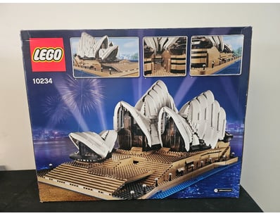 **UNRESERVED** LIFETIME COLLECTION OF LEGO PART... - Lot 741